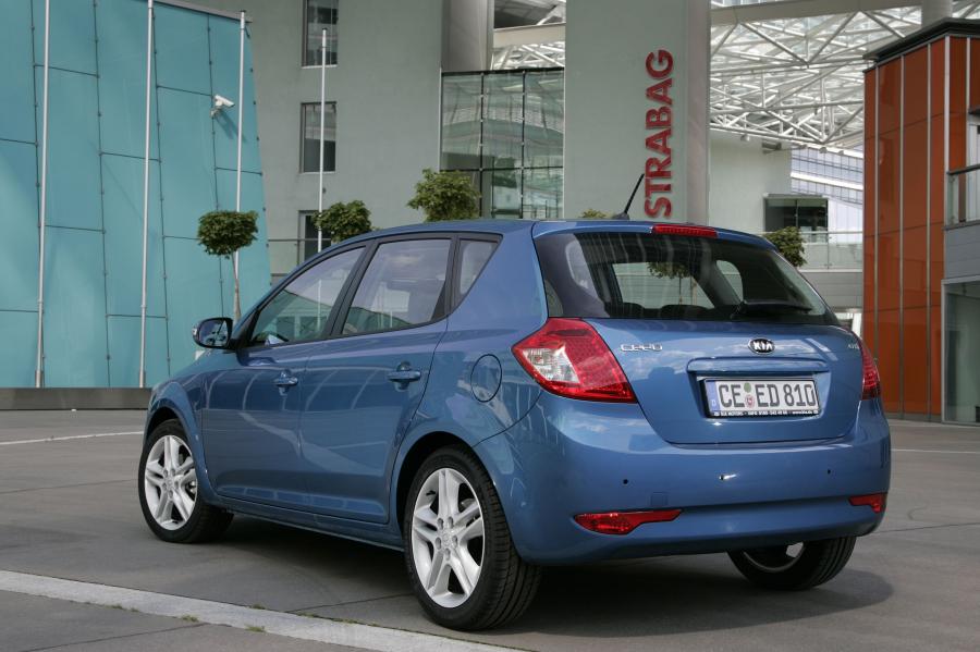  Kia cee&rsquo;d 2009 года  (фото 16 из 98)